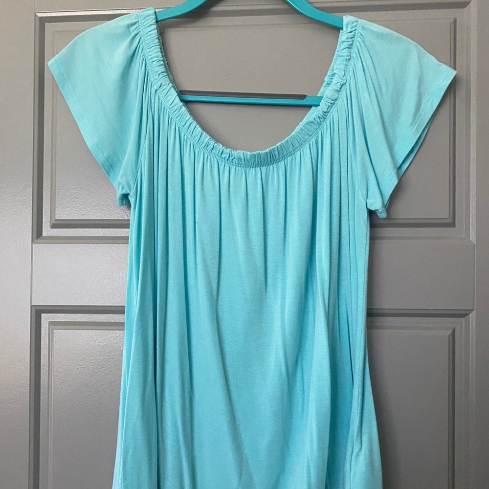 Off-shoulder Tee